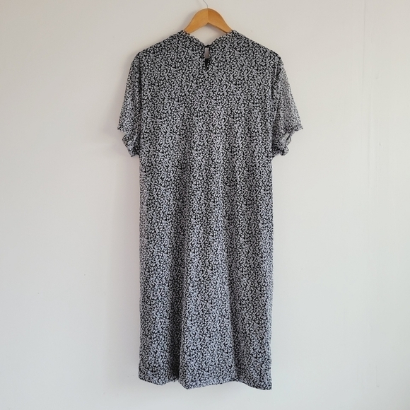 ☀️Forever 21 Black Floral Mesh Dress - Picture 5 of 7